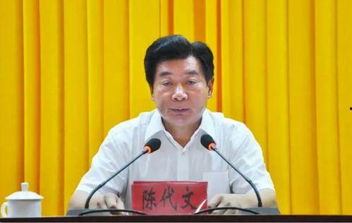 铜仁网红曹佳佳简历,从平凡女孩到网络红人的蜕变之路